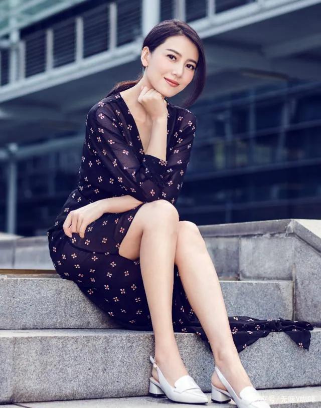 高圆圆最新照片，时光中的优雅女神亮相📸