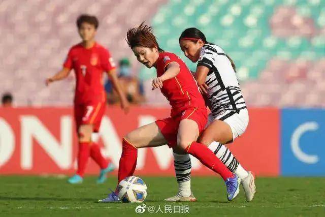中国女足最新比赛，绿茵场上的欢笑、泪水与不屈斗志