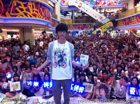 许嵩最新动态揭秘，小巷深处的音乐与特色小店的奇妙邂逅