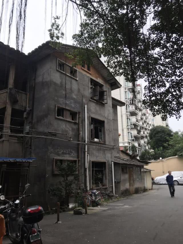 国足与印尼对决，小巷深处的独特味道与足球激情碰撞的奇妙体验