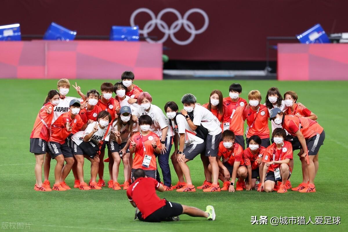 众志成城，为中国男足加油打气！