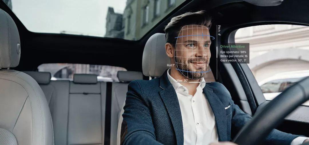 马斯克透露，Robotaxi成本有望降至低于3万美元