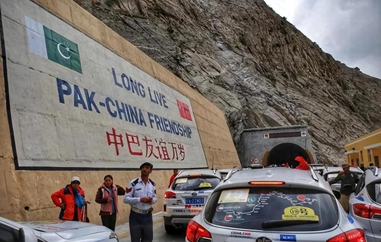 国际油价全线大跌背后的机遇与自信力量探索