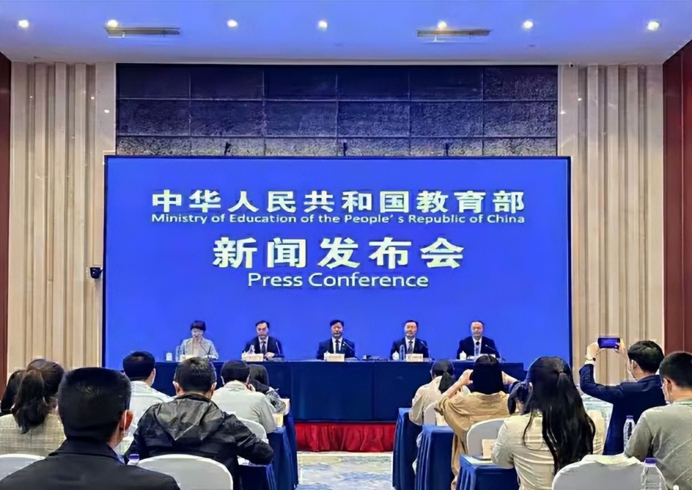 义乌最新新闻，学习变革浪潮中的自信与成就之源