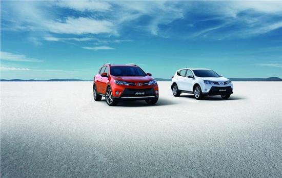 RAV4最新款，家庭之旅的温馨启程启动车