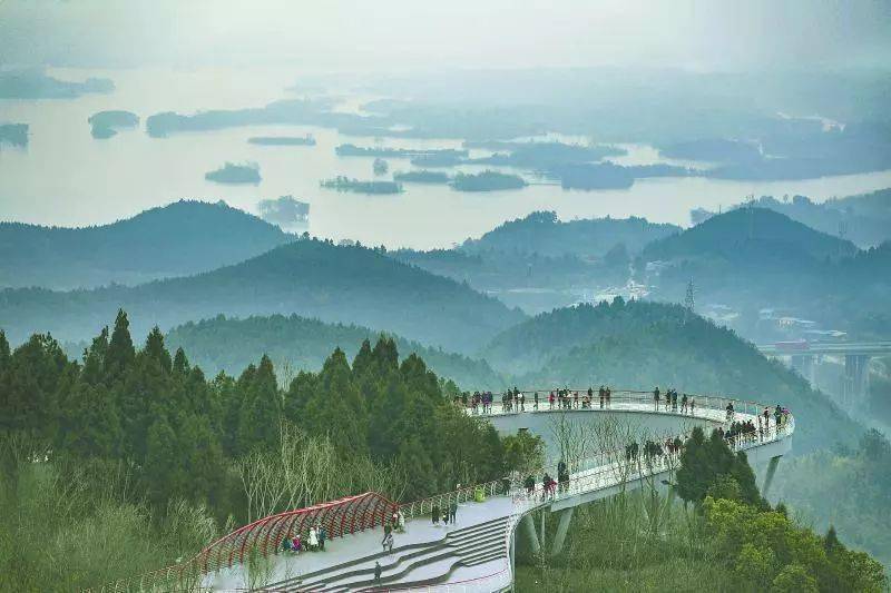 镇雄新闻最新动态，自然美景探索之旅的心灵觉醒