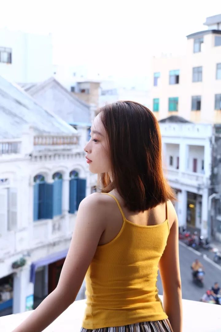 程潇最新照片与小巷深处的特色小店探秘之旅