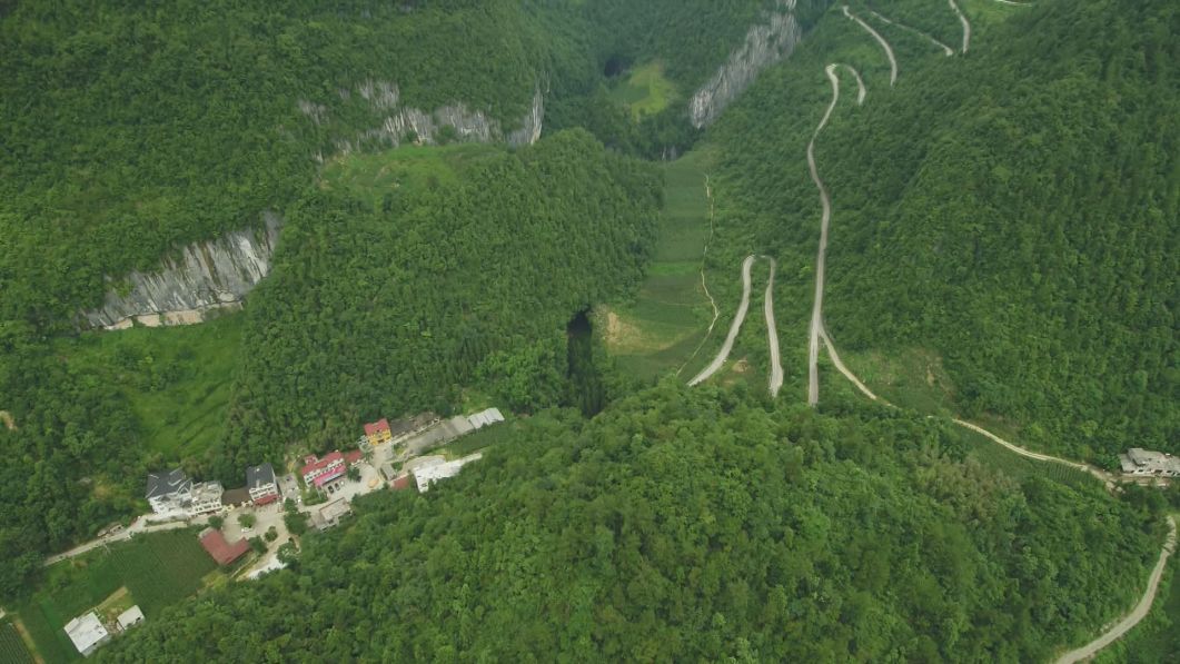 自然美景探险之旅，战斗片中的内心平和与宁静探寻
