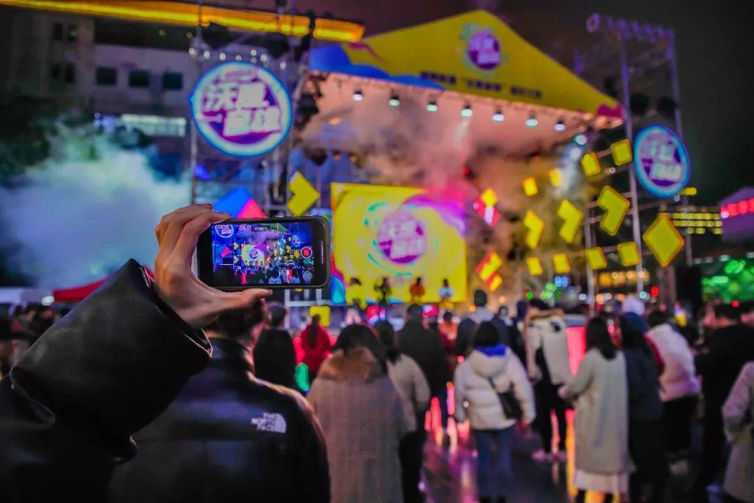 科技与音乐的完美融合，最新歌曲串烧引领生活新潮流