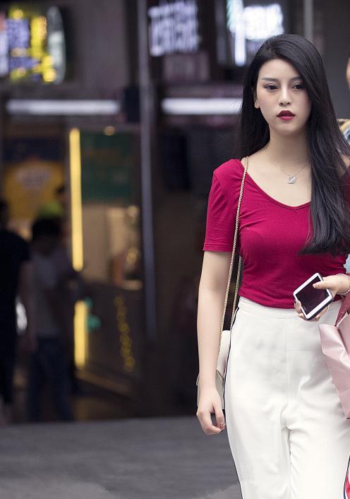 最新美女图，展现温馨日常的美丽瞬间