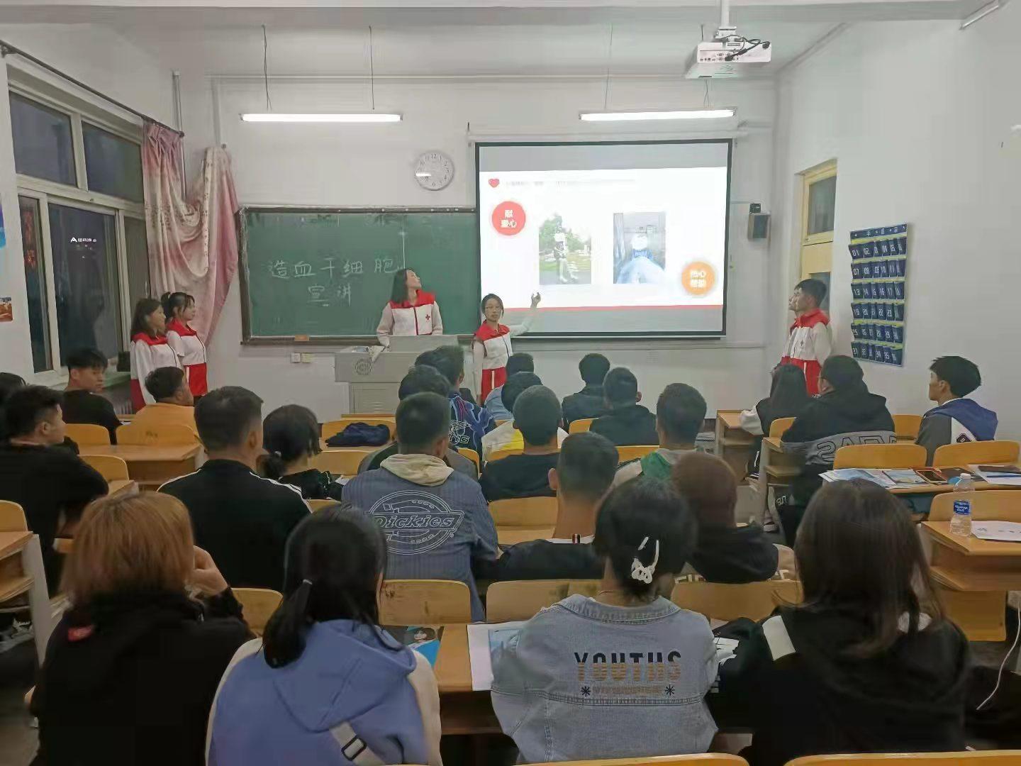 欧美最新时尚风潮，时代浪潮下的新篇章