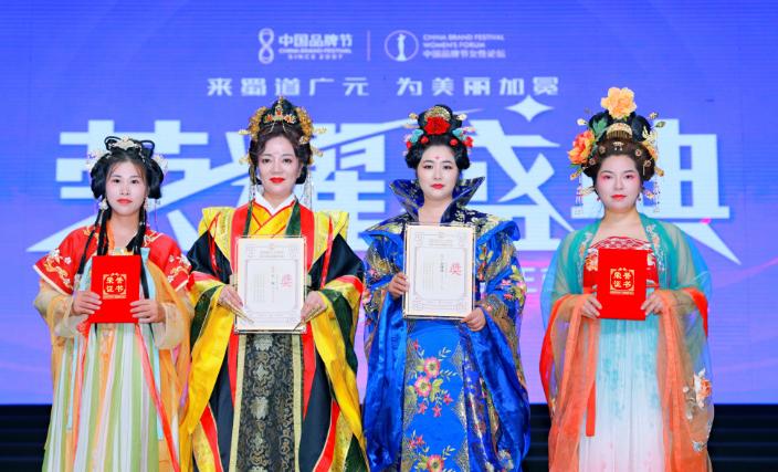 学习之光照亮自信与成就之路，最新公益新闻引领时代力量