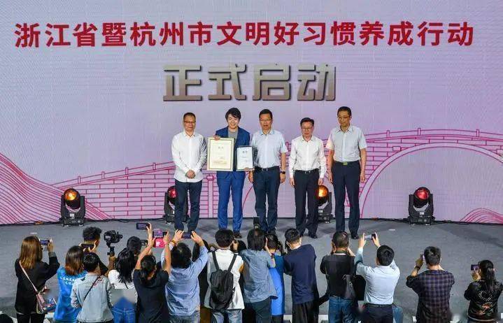 洛宁最新开学，科技革新引领教育新纪元启航