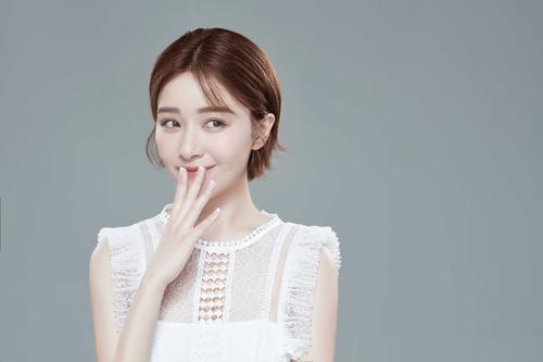 阚清子最新行程揭秘，演艺之路的璀璨星光闪耀前行