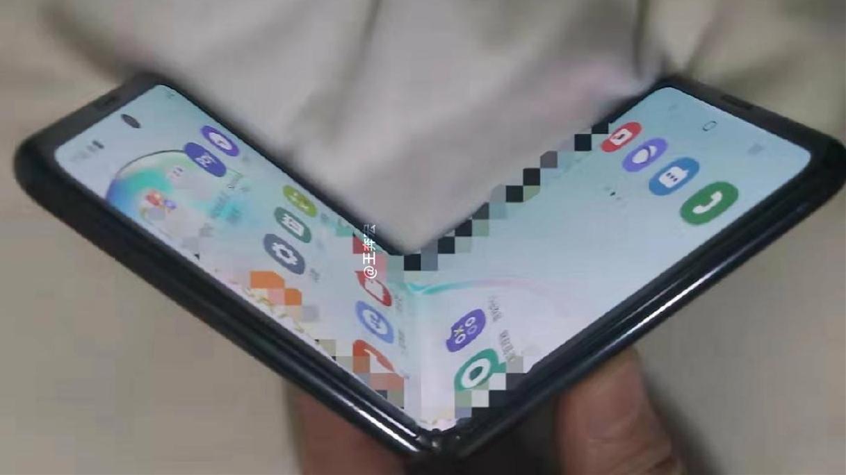 🌟三星最新翻盖手机亮相✨