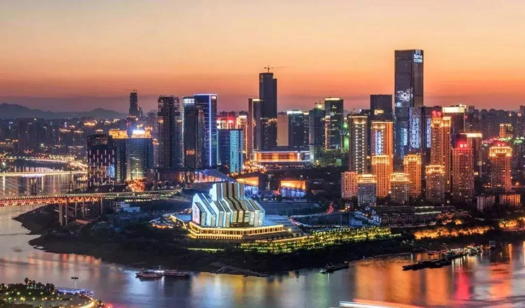 重庆最新房产，追梦者的舞台——城市变迁中的自信与成就