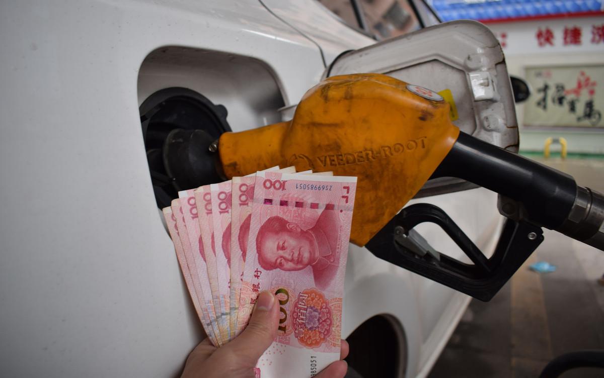 科技引领下的国际油价走势洞察，洞悉能源市场风云变幻的图表分析